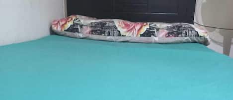 Caja de seguridad en la habitación y cortinas blackout