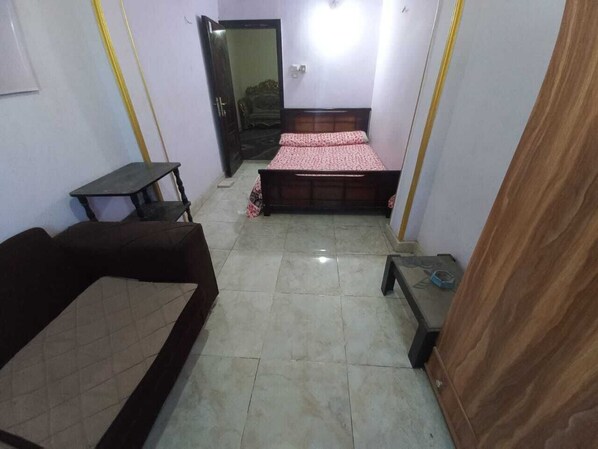 Rom – design, fjellutsikt | Safe på rommet, blendingsgardiner, lydisolert og strykejern/-brett