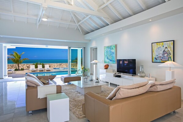 TV, stereo - Beachfront 4 bedroom villa at Plum Bay Beach. (Marigot)