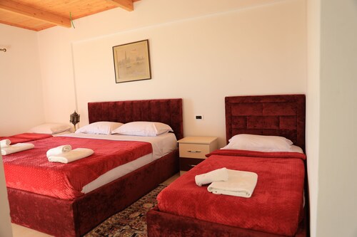 Lahuta e Vjeter Agrotourism: Taste Albanian Tradition & Feel at Home 