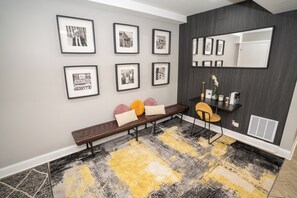 Interior - Toca Bella ~ 7mins to Downtown
(Chicago)