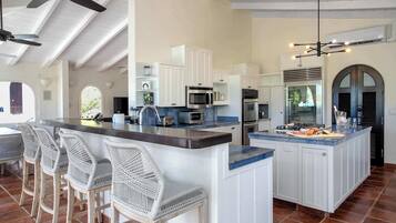 Microwave, dishwasher