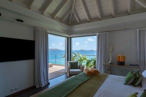 3 slaapkamers, een strijkplank/strijkijzer, wifi, beddengoed