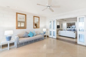 TV, stereo - Tropical 3 bedroom luxury apartment with plunge pool (St. James)