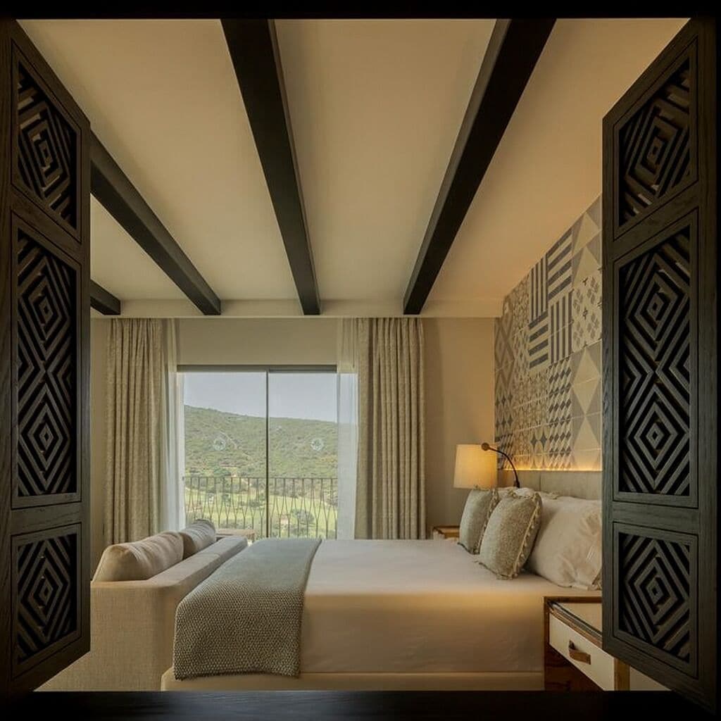 Premium bedding, in-room safe, individually furnished, desk