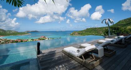 Your own piece of paradise right above the beach of St. Jean