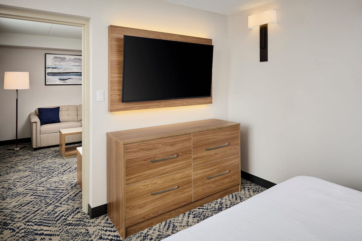 Suite, 1 Bedroom | Desk, laptop workspace, iron/ironing board, free WiFi