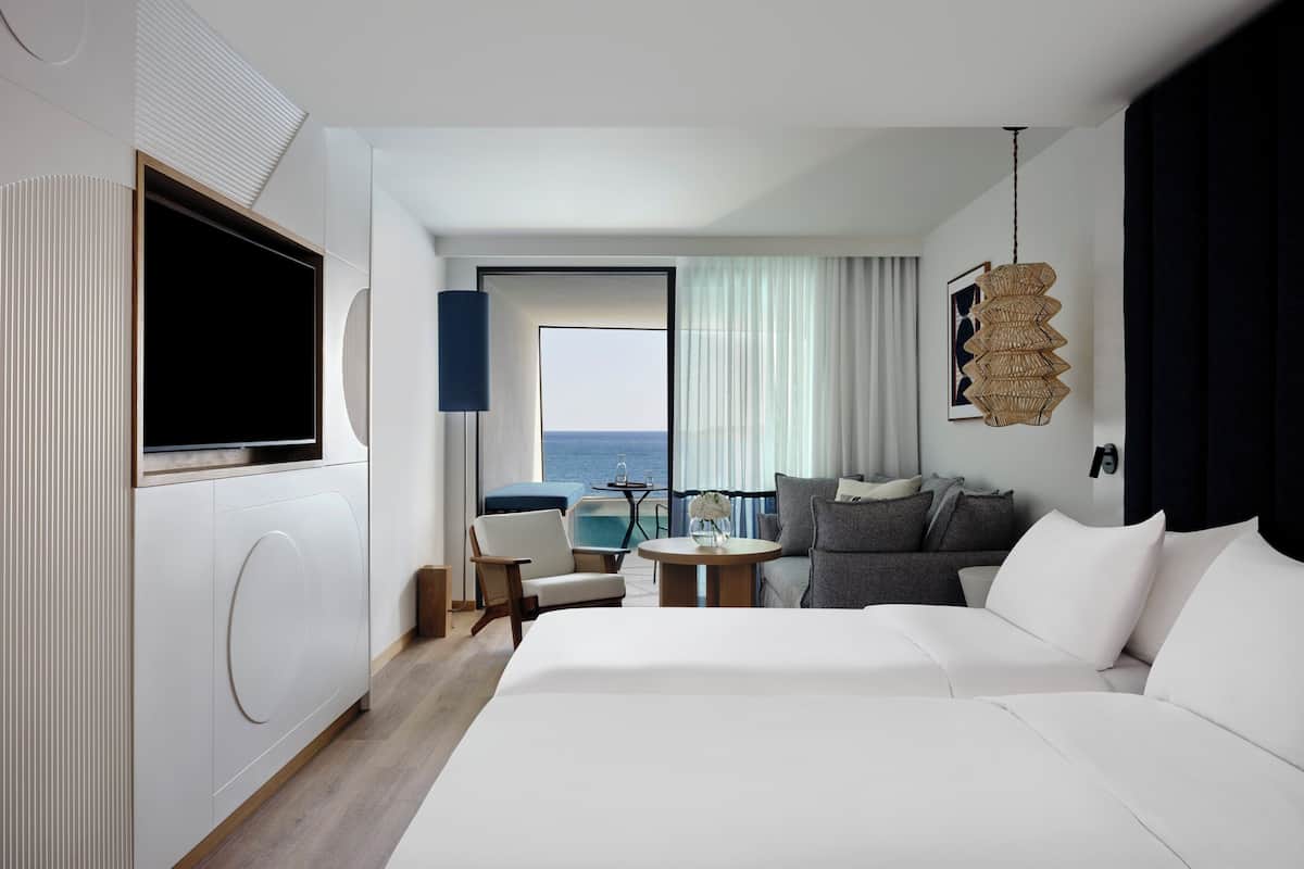Premium-Zimmer, Mehrere Betten, Meerblick (Private Plunge Pool) | 1 Schlafzimmer, Bettwäsche aus ägyptischer Baumwolle
