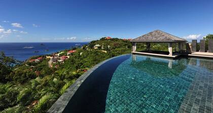 Beautiful 3 bedroom villa located within minutes of the beach and surrounded by green gardens