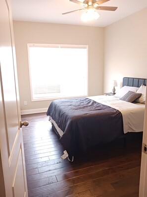 4 bedrooms, in-room safe, iron/ironing board, free WiFi - Sweet Home 3 (Bowling Green)