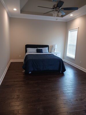 4 bedrooms, in-room safe, iron/ironing board, free WiFi - Sweet Home 3 (Bowling Green)