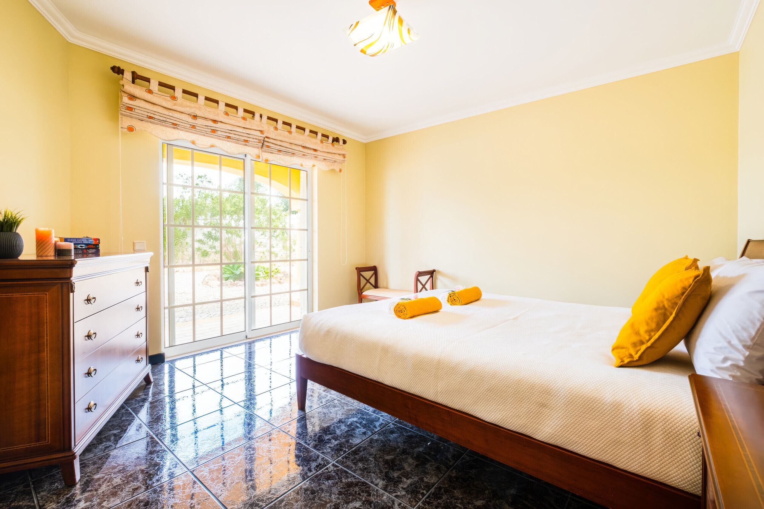 5 habitaciones y ropa de cama 