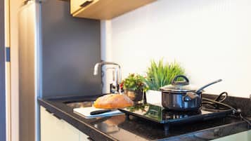 Refrigerador, microondas, horno, cafetera expreso