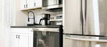 The Cardinal A / King 1BD/1BA Studio Apt