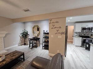 Interior - Luxury Dream Getaway: Heated Pool House in Prime Location! (Tampa)