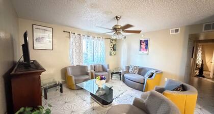 Lovely 2-bedroom apartment with WiFi, AC in Tucson