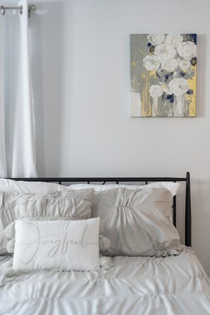 2 chambres, fer et planche à repasser, Wi-Fi gratuit, draps fournis