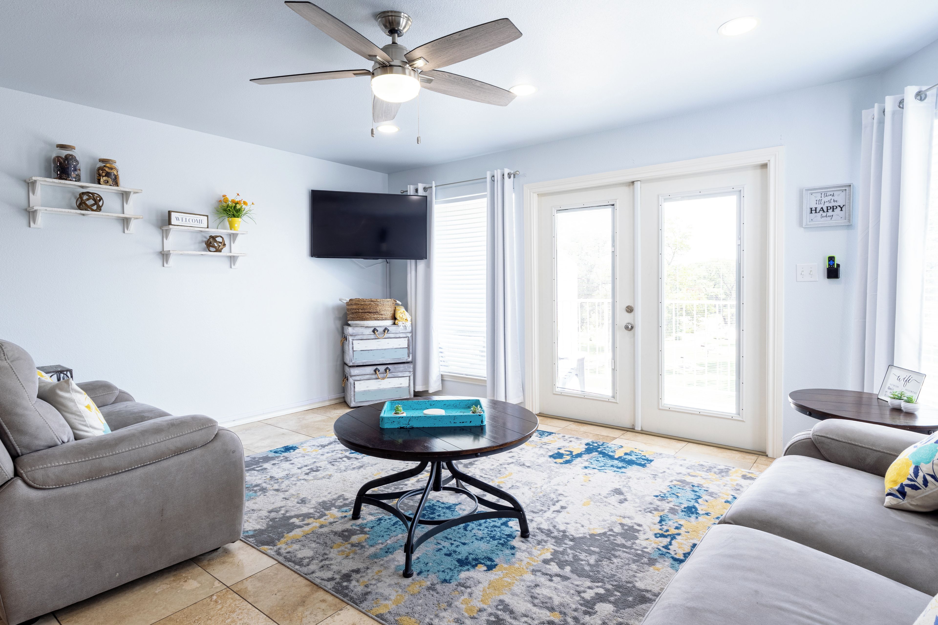 Guadalupe River Getaway  Balcony + Pools - 뉴 브라운펠스