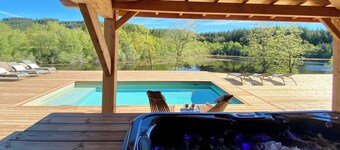 Maison de Vacances Avec Piscine et Spa Domaine de la Voûte 8/10 Personnes