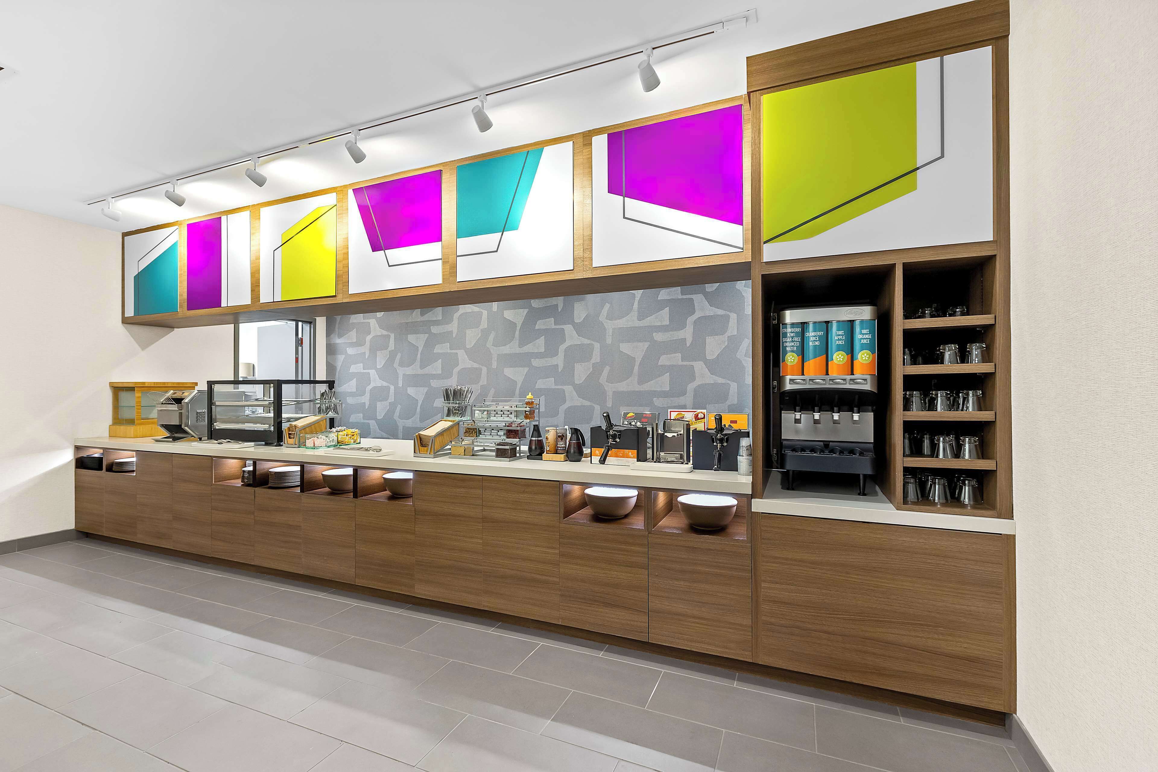 Petit déjeuner en libre-service compris tous les jours