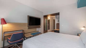 Desk, laptop workspace, iron/ironing board, free WiFi