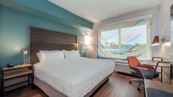 مكتب ومساحة عمل للكمبيوتر المحمول ومكواة/لوح كي وواي فاي مجانًا