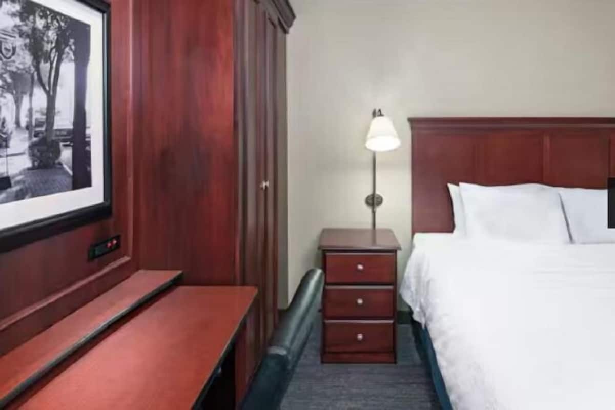 Bügeleisen/Bügelbrett, kostenloses WLAN