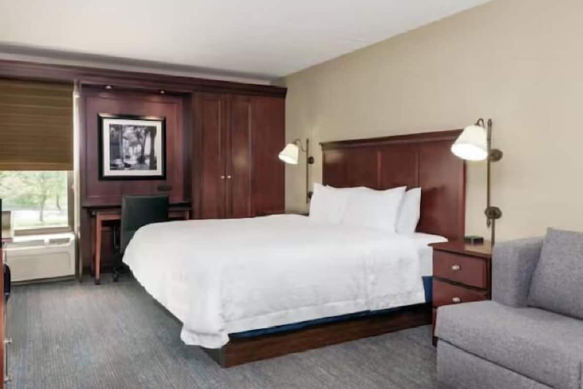 Bügeleisen/Bügelbrett, kostenloses WLAN