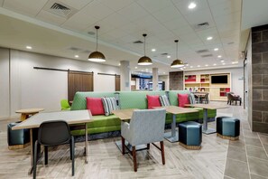 Lobby - Home2 Suites By Hilton Sanford (Sanford)
