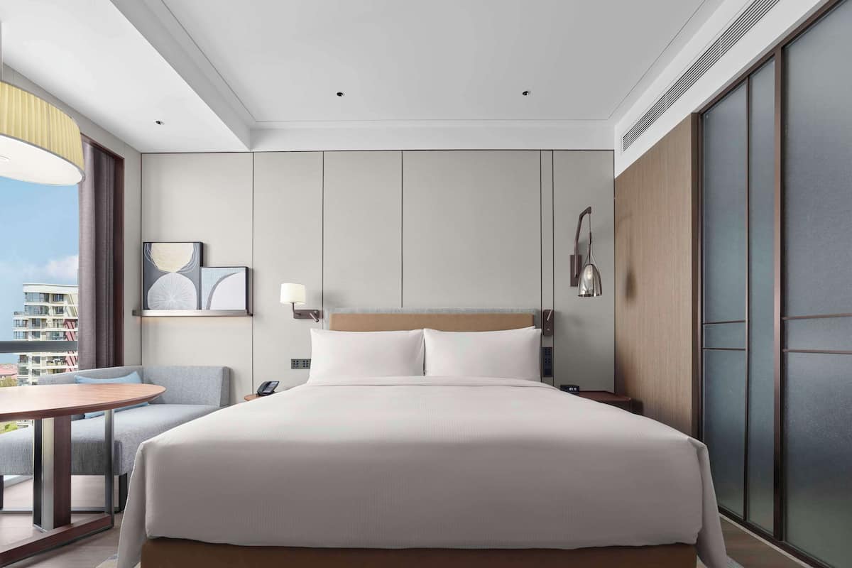 Down duvets, minibar, individually decorated, individually furnished