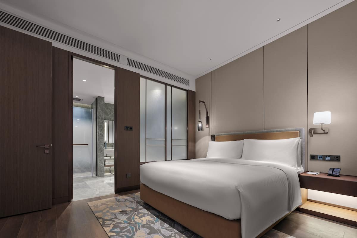 Premium Suite, 1 King Bed, Sea View | Down duvets, minibar, in-room safe, individually decorated