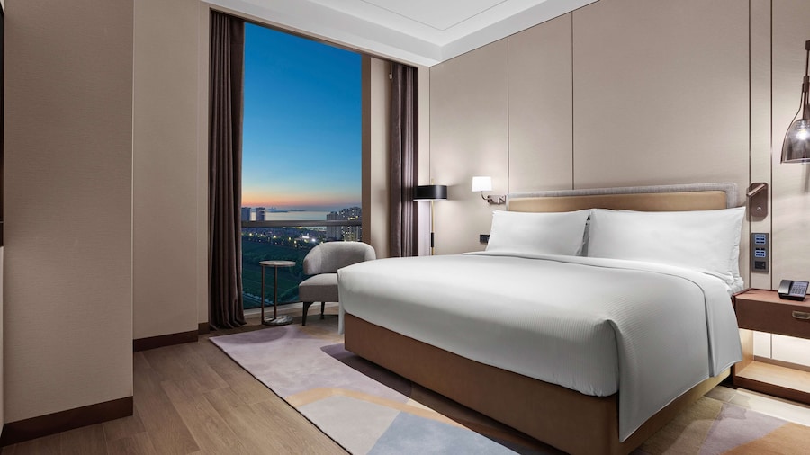 Doubletree By Hilton Yantai Golden Coast Hotel & Suites
