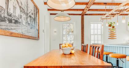 Cozy family friendly private apartment farm stay