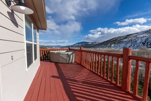 Terrace/patio - Shavano Chateau 4bd 3ba near Monarch on 50!  New Listing Special for Summer 2024 (Salida)