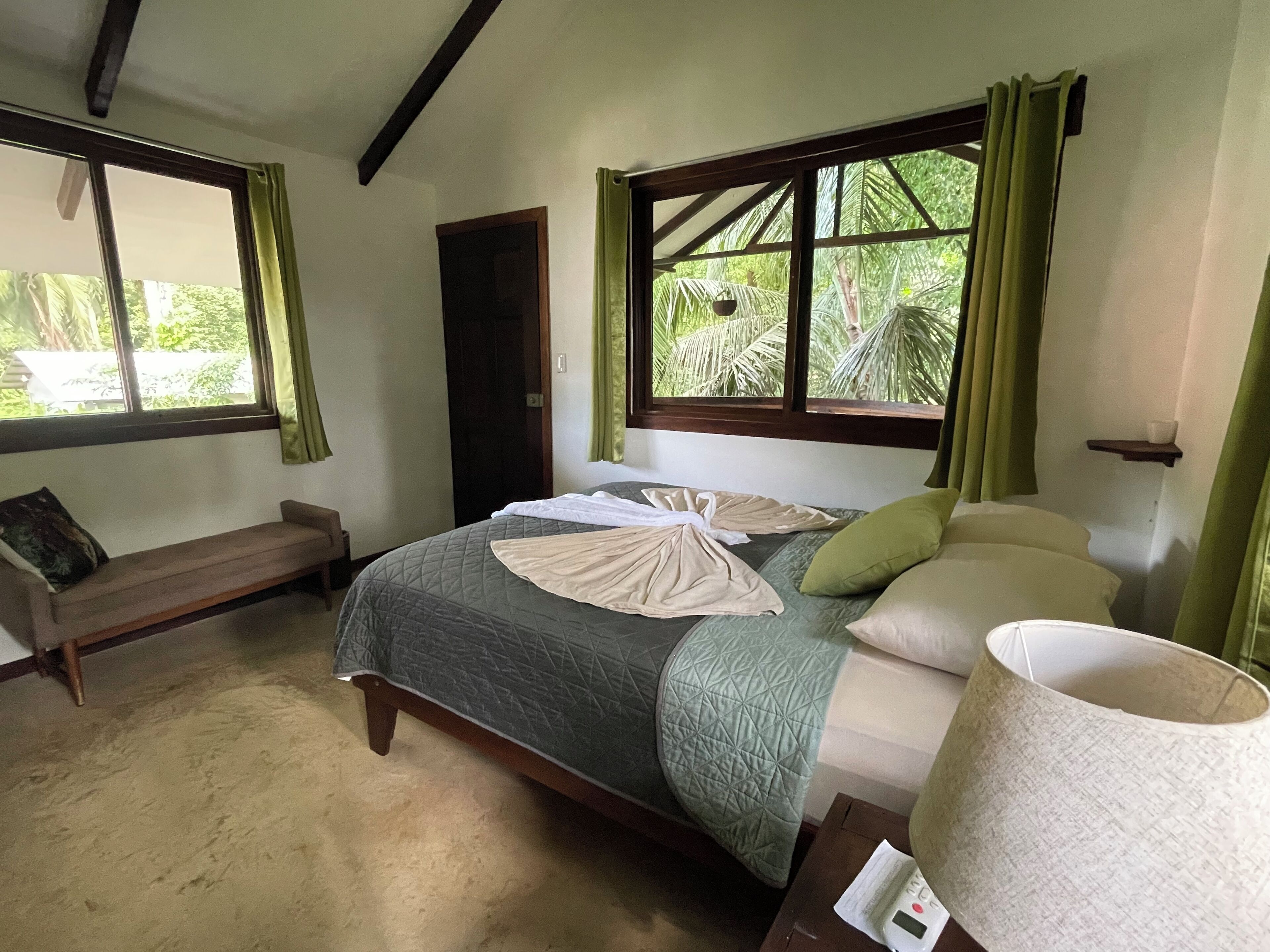 1 dormitori, un bressol de viatge, wifi i roba de llit 