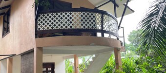 Casita de 2 Plantas Cerca del Parque Nacional Tortuguero. Ideal Para Relajarse