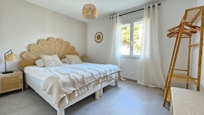 5 bedrooms, iron/ironing board, free WiFi, wheelchair access