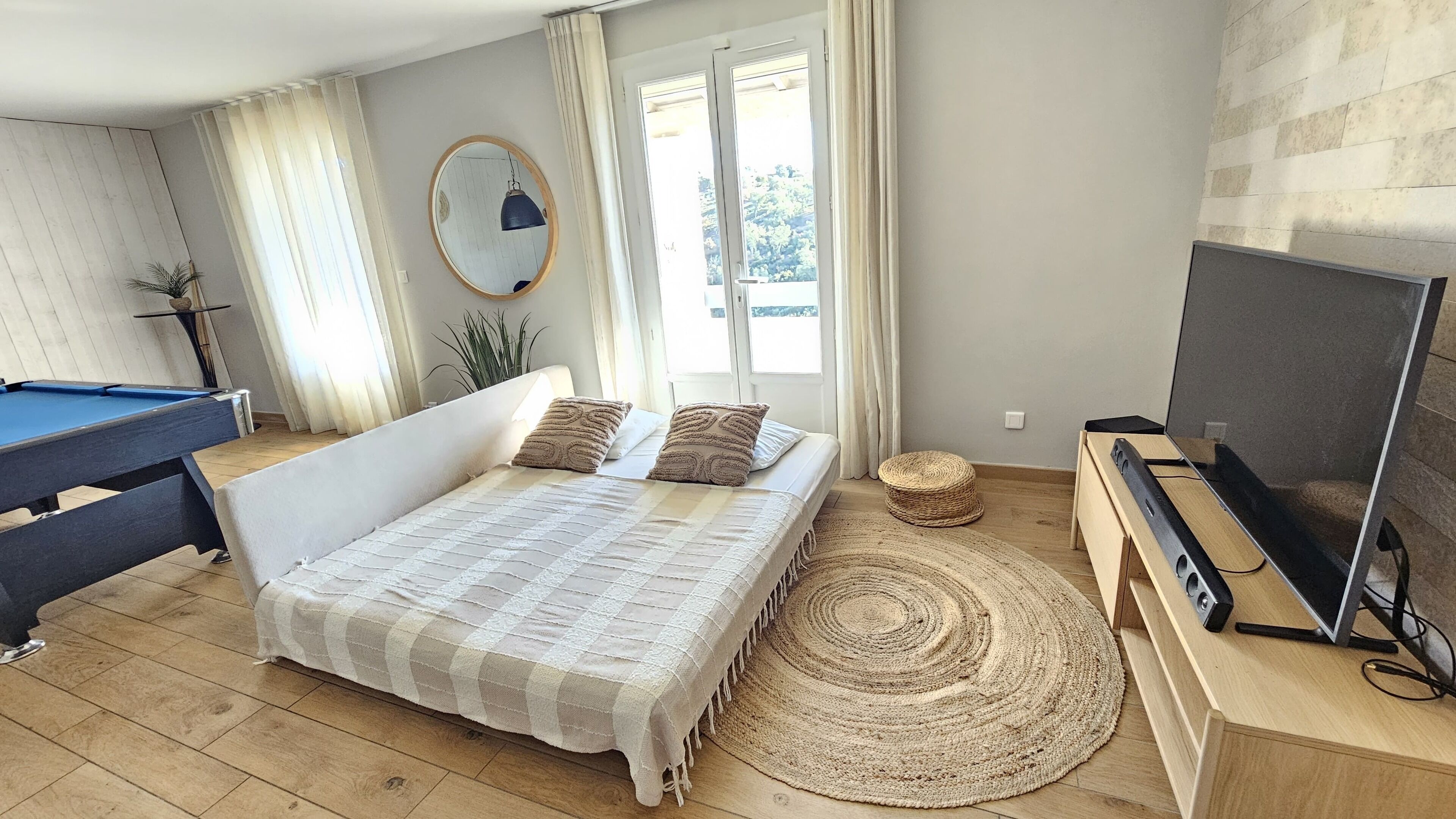 5 bedrooms, iron/ironing board, free WiFi, wheelchair access