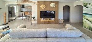 Smart TV, foosball, table tennis