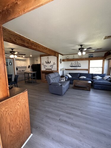 Waterfront 2 Bedroom/Duplex H/Remodeled 2024