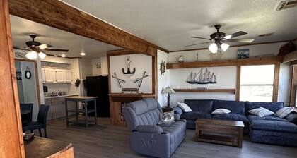 Waterfront 2 Bedroom/Duplex H/Remodeled 2024