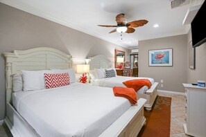 2 chambres, bureau, fer et planche à repasser, lit parapluie