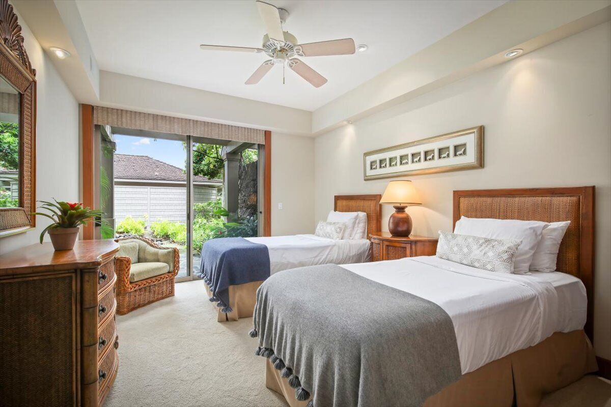 2 bedrooms, internet, bed sheets, wheelchair access