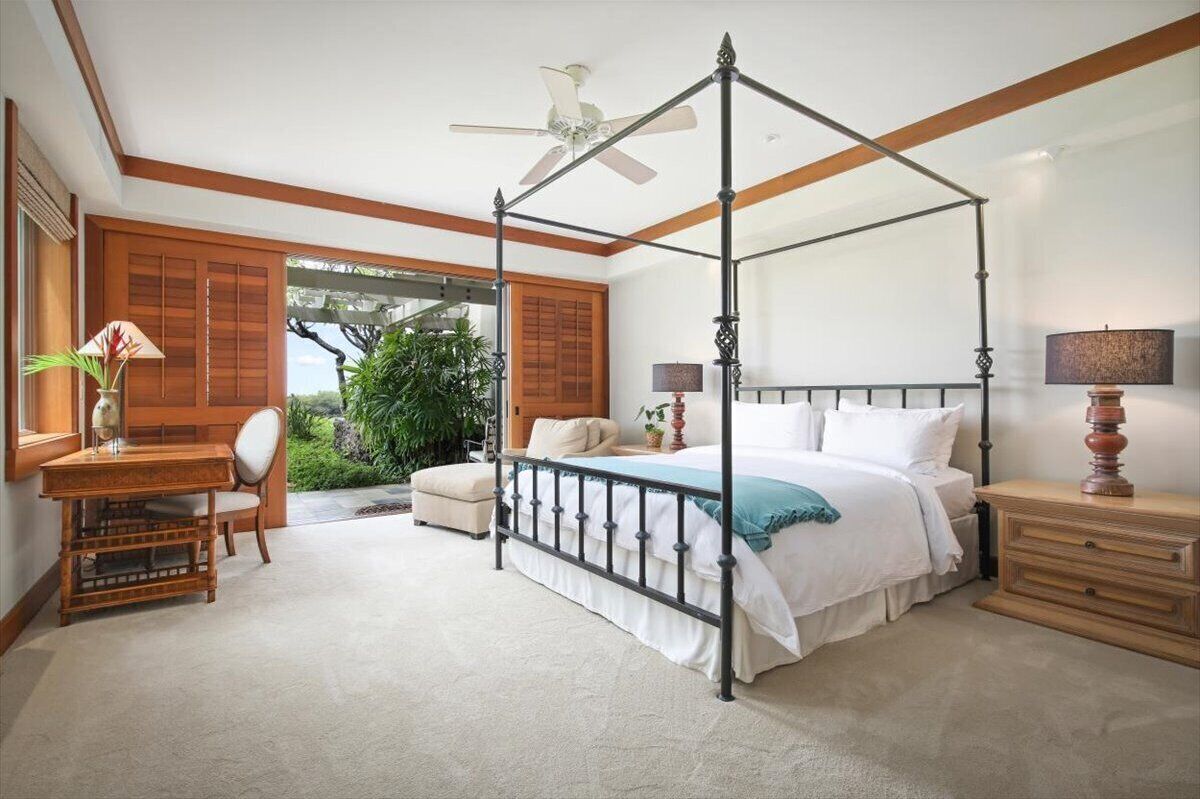 2 bedrooms, internet, bed sheets, wheelchair access