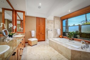 Douche, sèche-cheveux, serviettes fournies