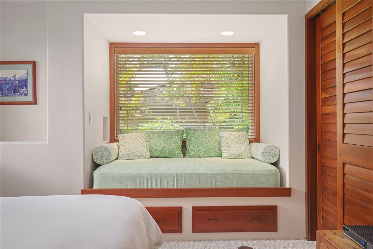 2 bedrooms, internet, bed sheets, wheelchair access