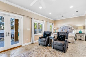 4 bedrooms, WiFi, bed sheets - Elegant house with pool, on-site golf, & wraparound porch (Gulf Shores)