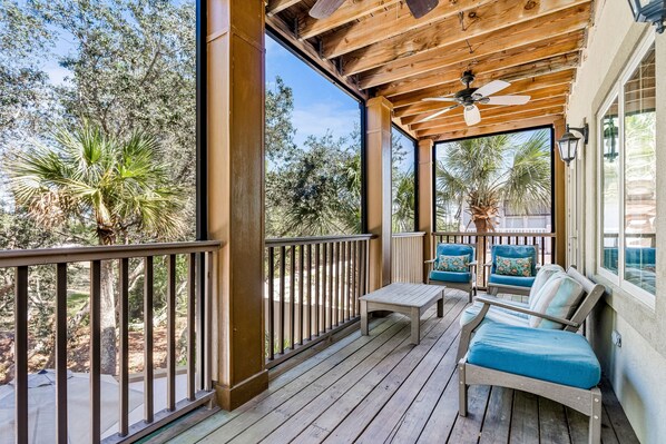 Property grounds - Elegant house with pool, on-site golf, & wraparound porch (Gulf Shores)