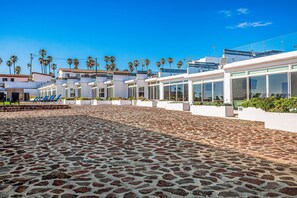 Terrace/patio - Dog-friendly home with heated outdoor pool, hot tub, balcony, rooftop terrace (Rosarito)