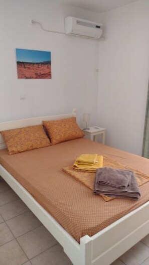 1 bedroom, free WiFi, bed sheets